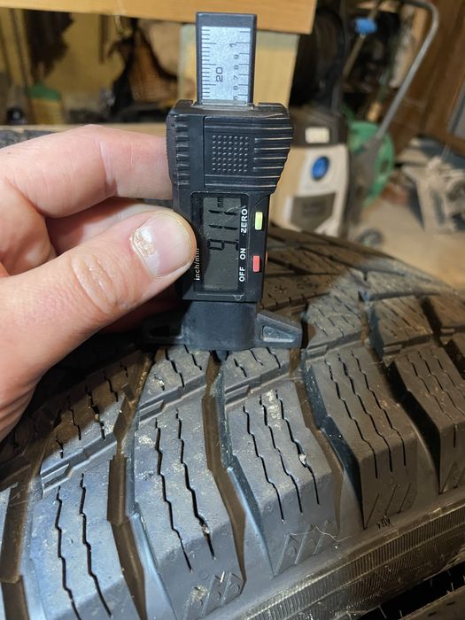 Nokian Snowproof C 205/65R16C komplet zimowy