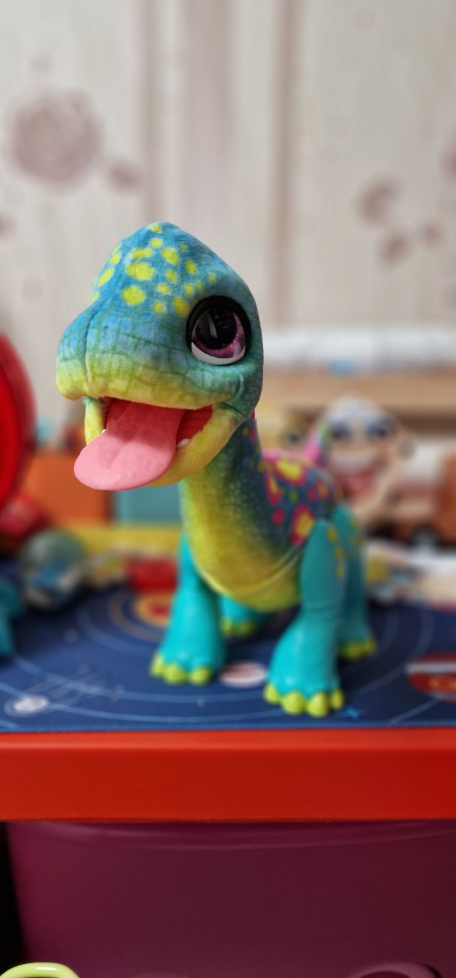 Hasbro динозавр та фламінго pet's alive