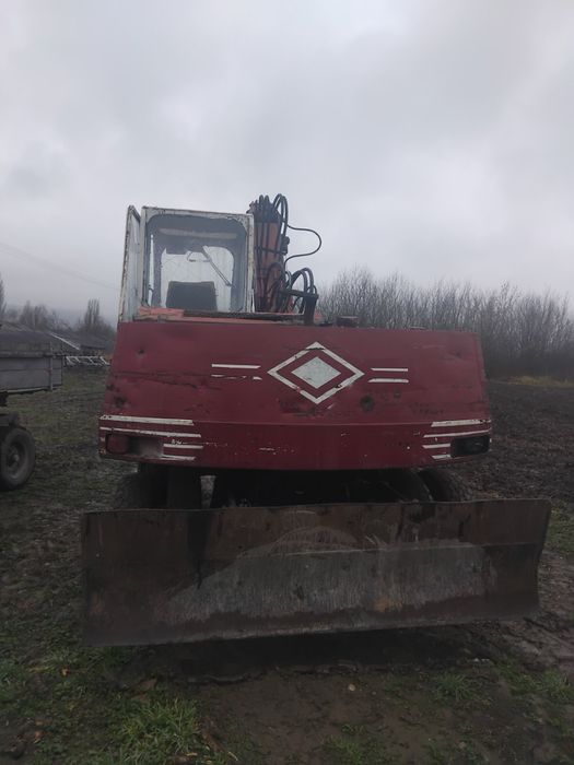 Продам ескаватор