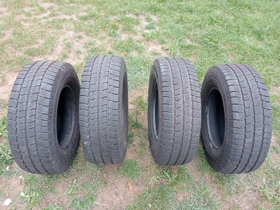 Opony zimowe 225/70/R15