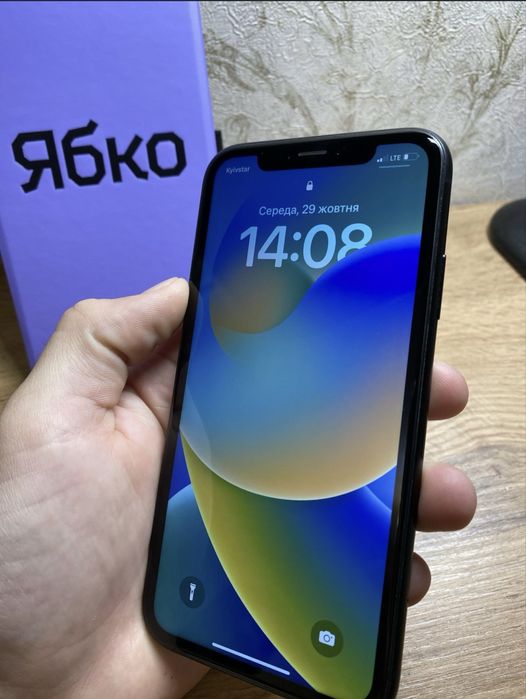 Продам iPhone XR 64GB