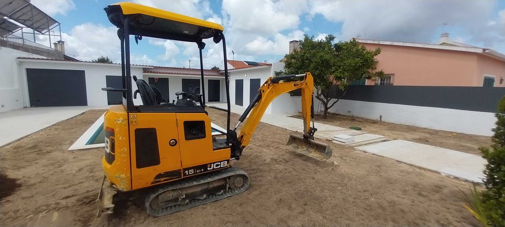 Mini giratória jcb 15 c-1