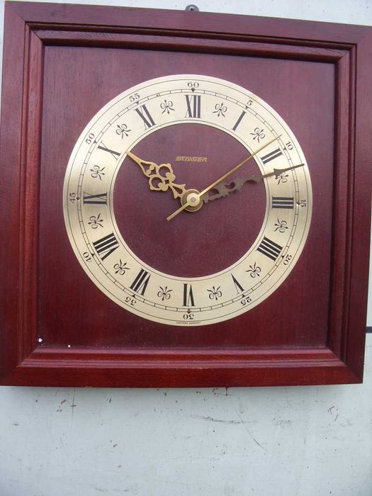 6. Zegar wiszacy kwarcowy; STAINGER--sprawny.