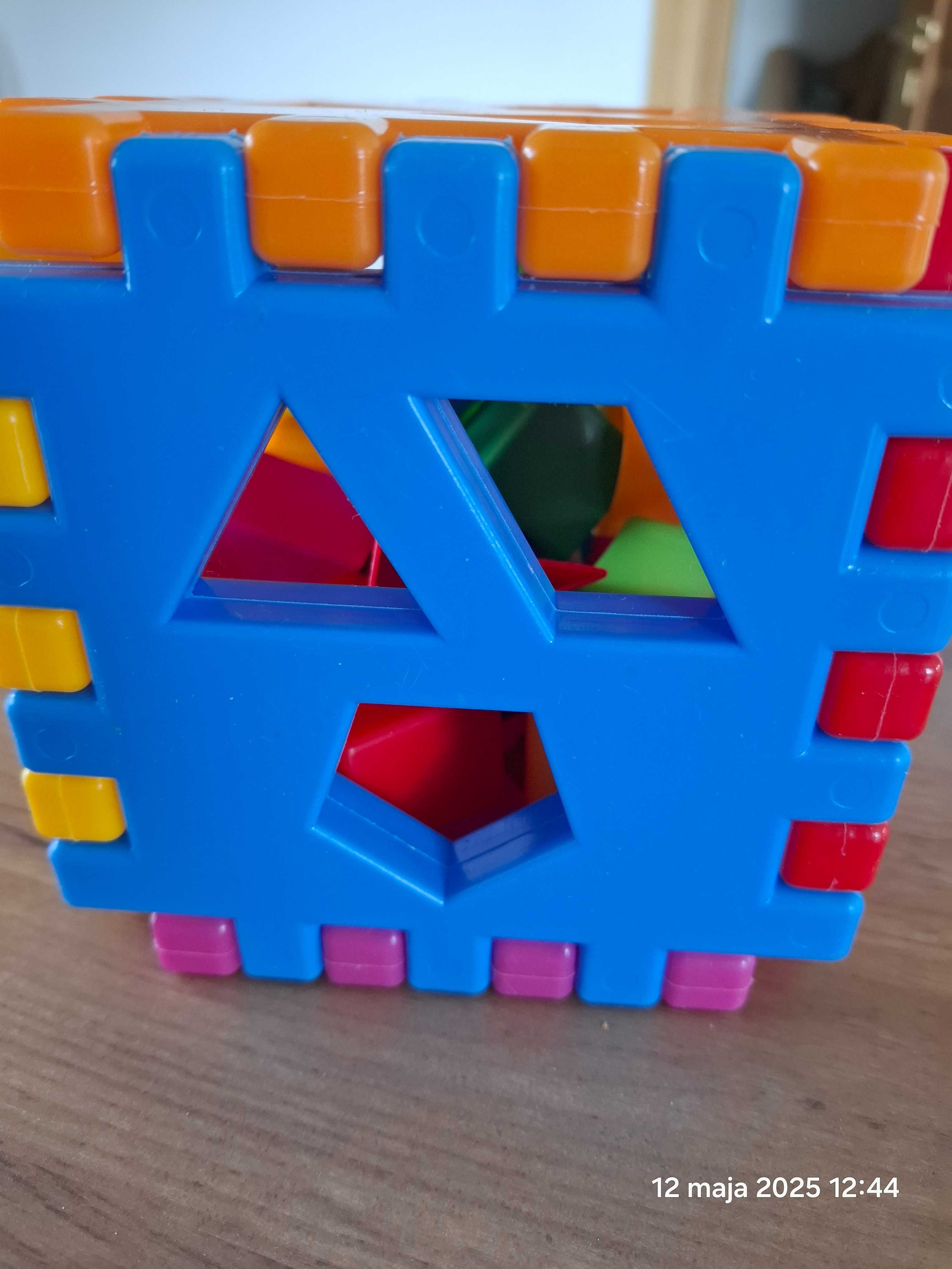 Zabawka sorter kształtów kostka