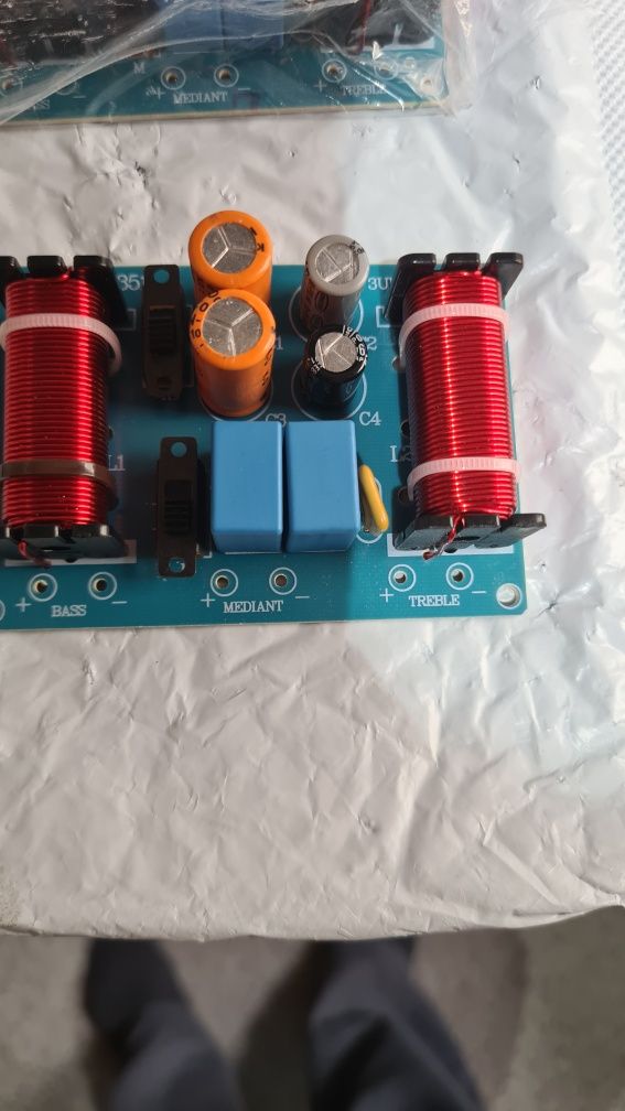 Zwrotnice 3 drożne 150w weah 351 4-8 ohm regulowane 2 szti