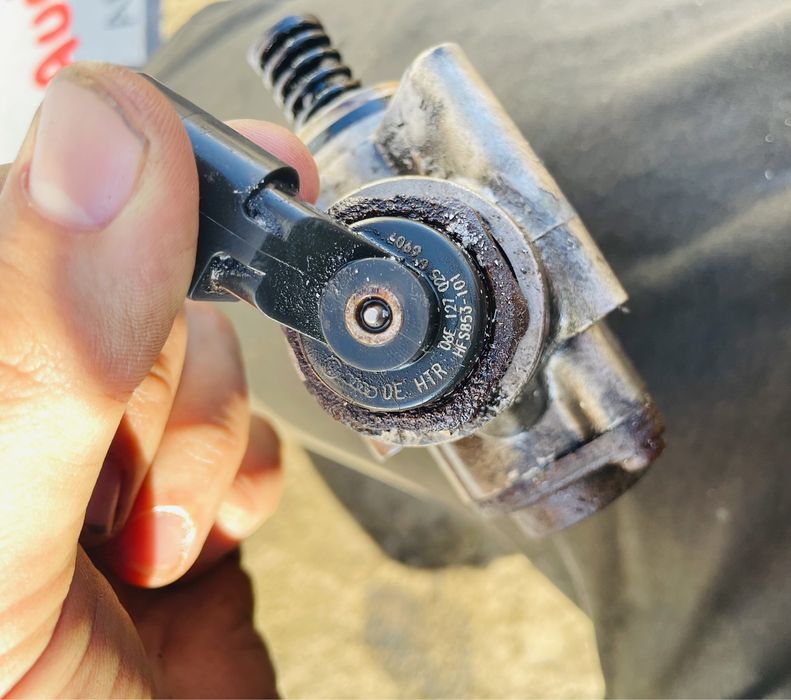 Топливний Насос Виского Тиску Тнвд 3.2 FSI Audi A6 C6 Розборка Ауді