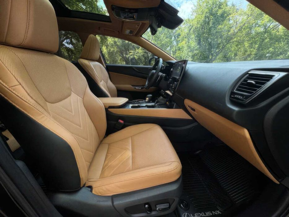 Lexus NX 350h Luxury      2025