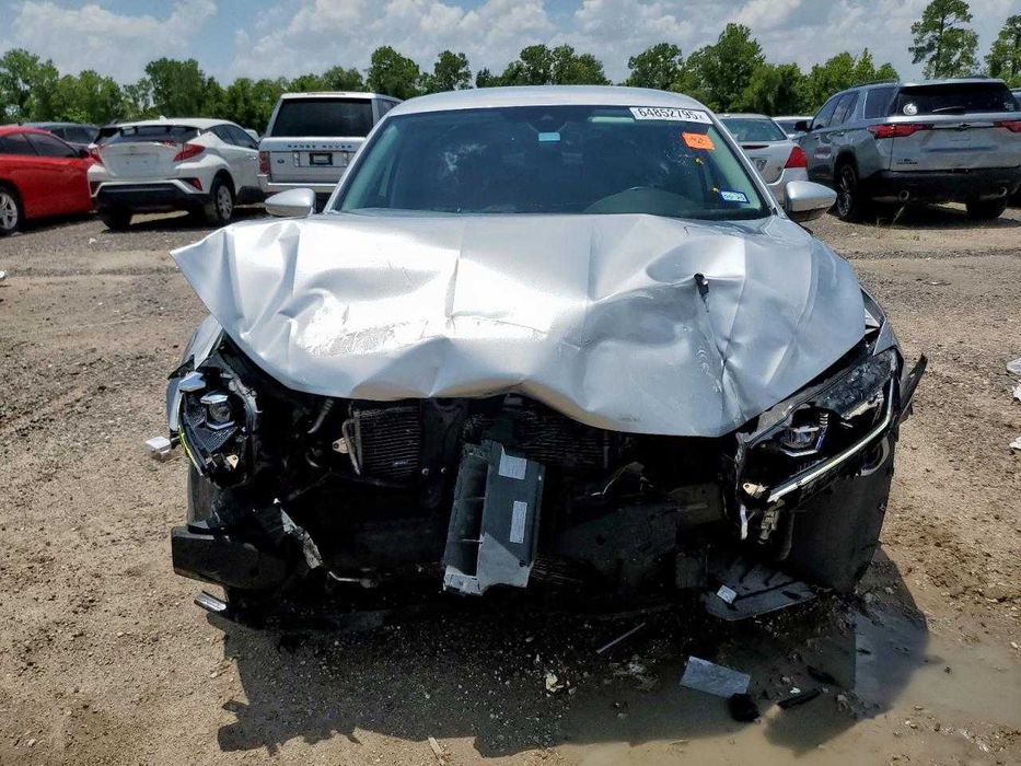 Продам 2020 VOLKSWAGEN PASSAT SE авто розмитнене 127т км пробігу