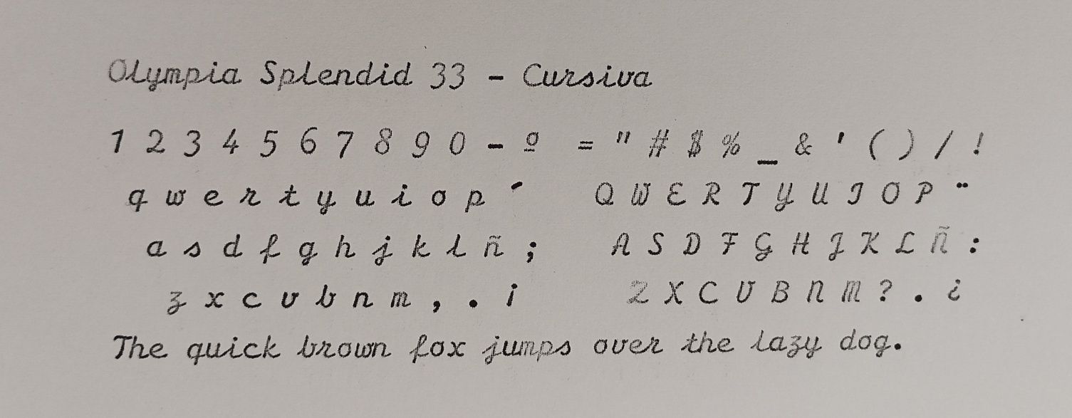 Máquina de escrever - Cursiva - Olympia Splendid 33