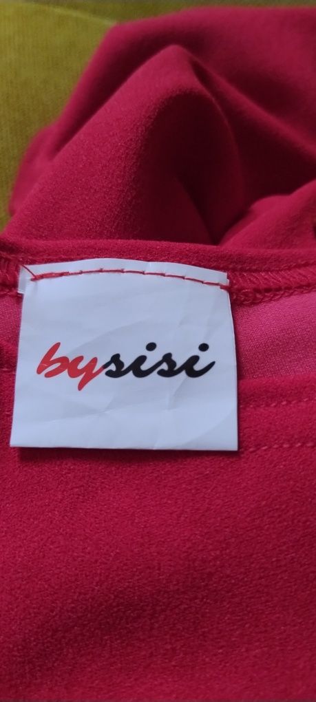 Wizytowa, klasyczna czerwień, sukienka mini, szerokie rękawy