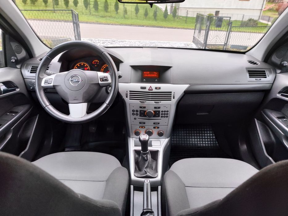 Krajowy 1,6 Rok 2011 !! benzyna!!  1 Właściciel!! Bezwypadkowy