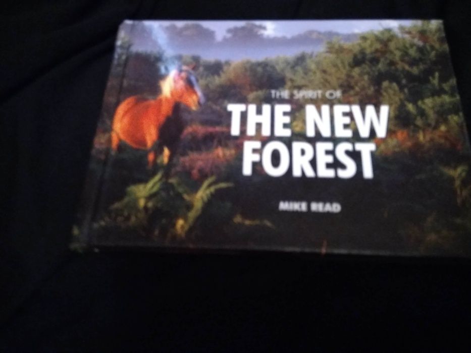 книга английский язык фото The Spirit of New Forest Mike Read Майк Ред