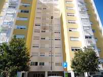 Apart. T1  Mobilado / Parqueamento 1 carro