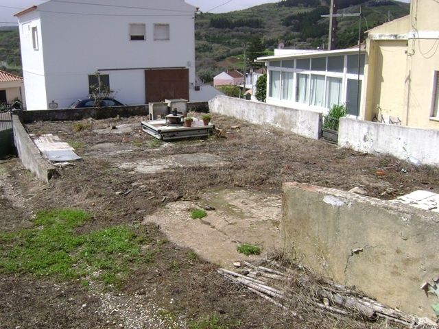 Terreno na localidade de Ponte de Lousa - Loures