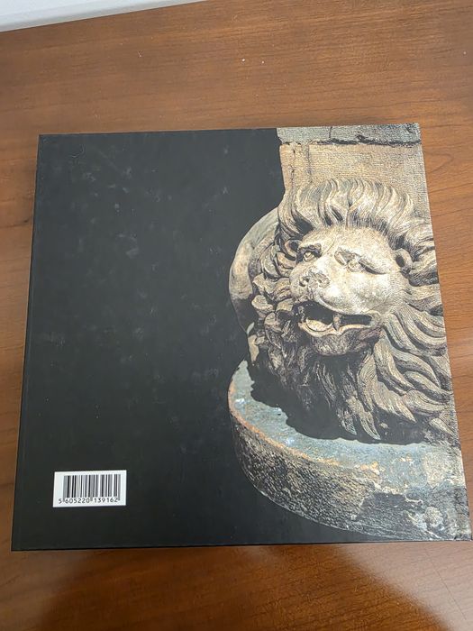 Livro - Patrimónios Mundiais com selo Português