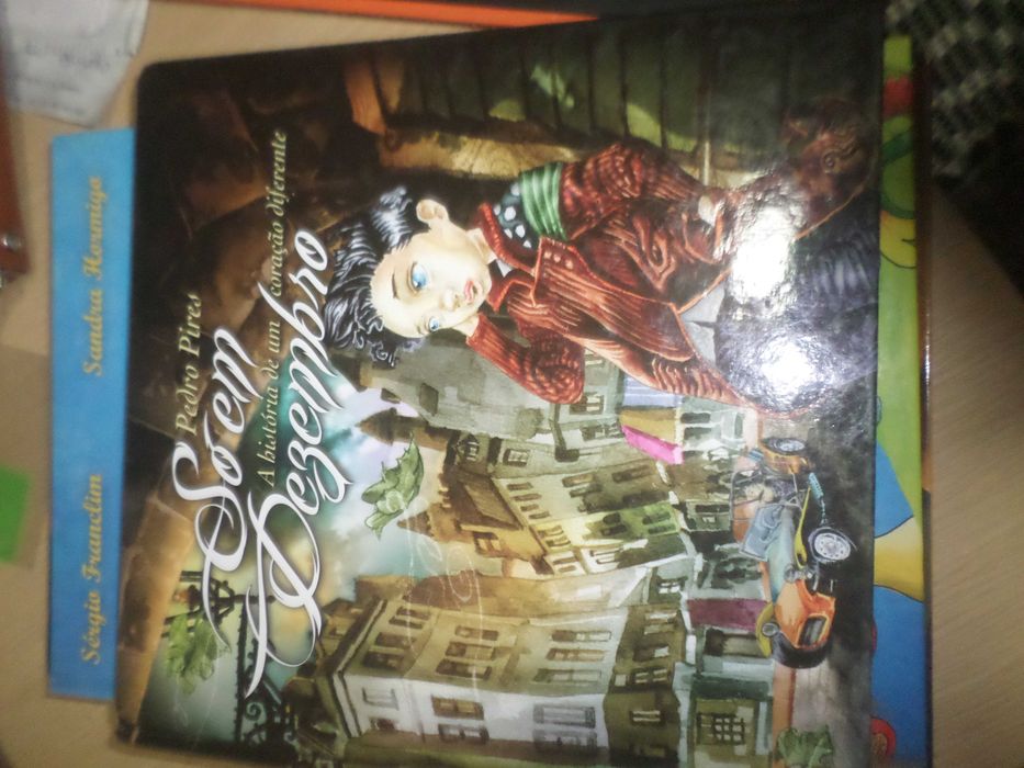 3 livros infantis  + Oferta colchão praia