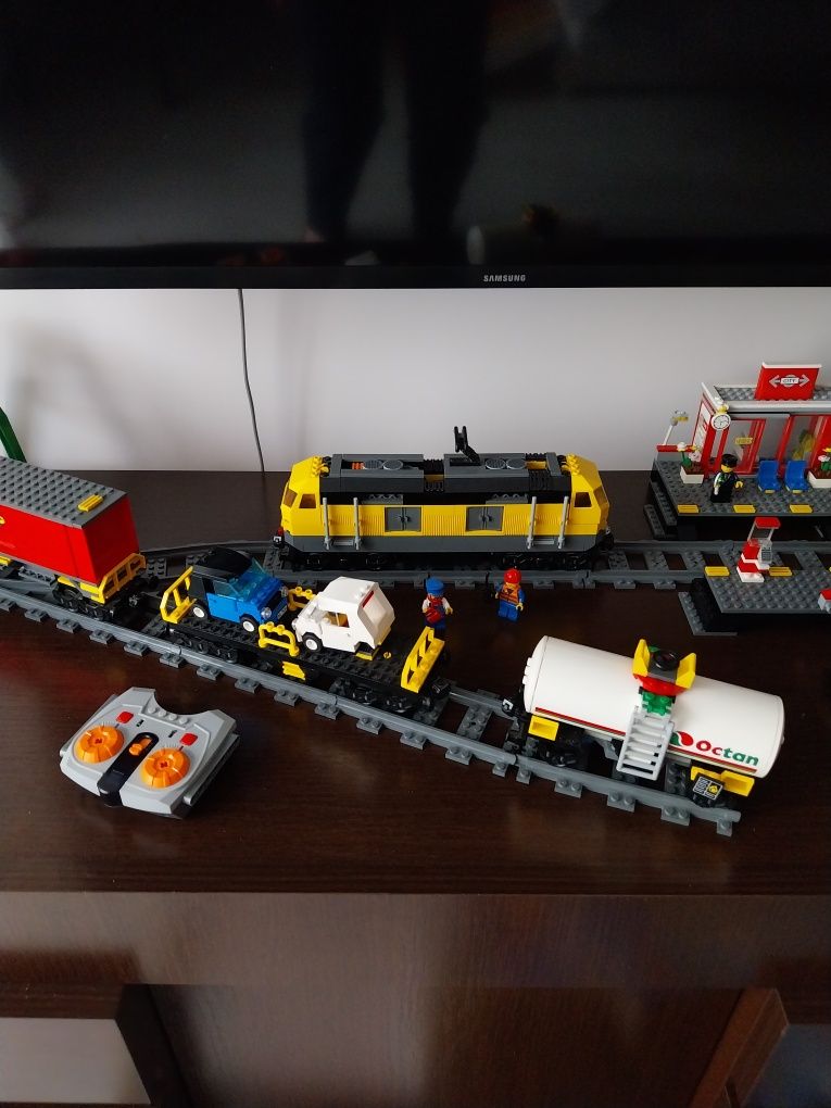 Sprzedam lego City pociąg 7939 +dworzec 7937