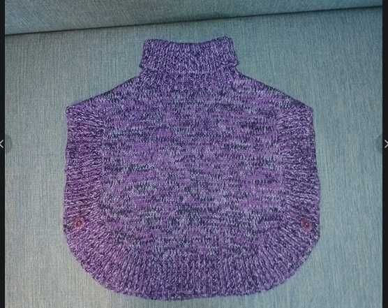 Komplet wełniany golf bezrękawnik + korale kolczyki z tej samej wełny