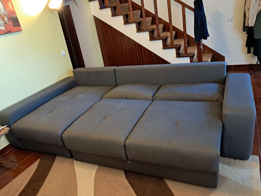 Sofá com chaise longue,  cama e impermiabilizado