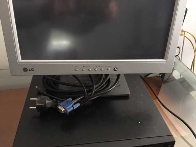 Monitor LG (FLATRON L150BF)
