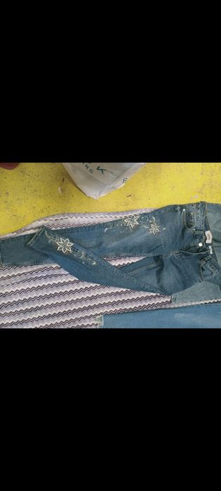 Spodnie dżinsowe damskie