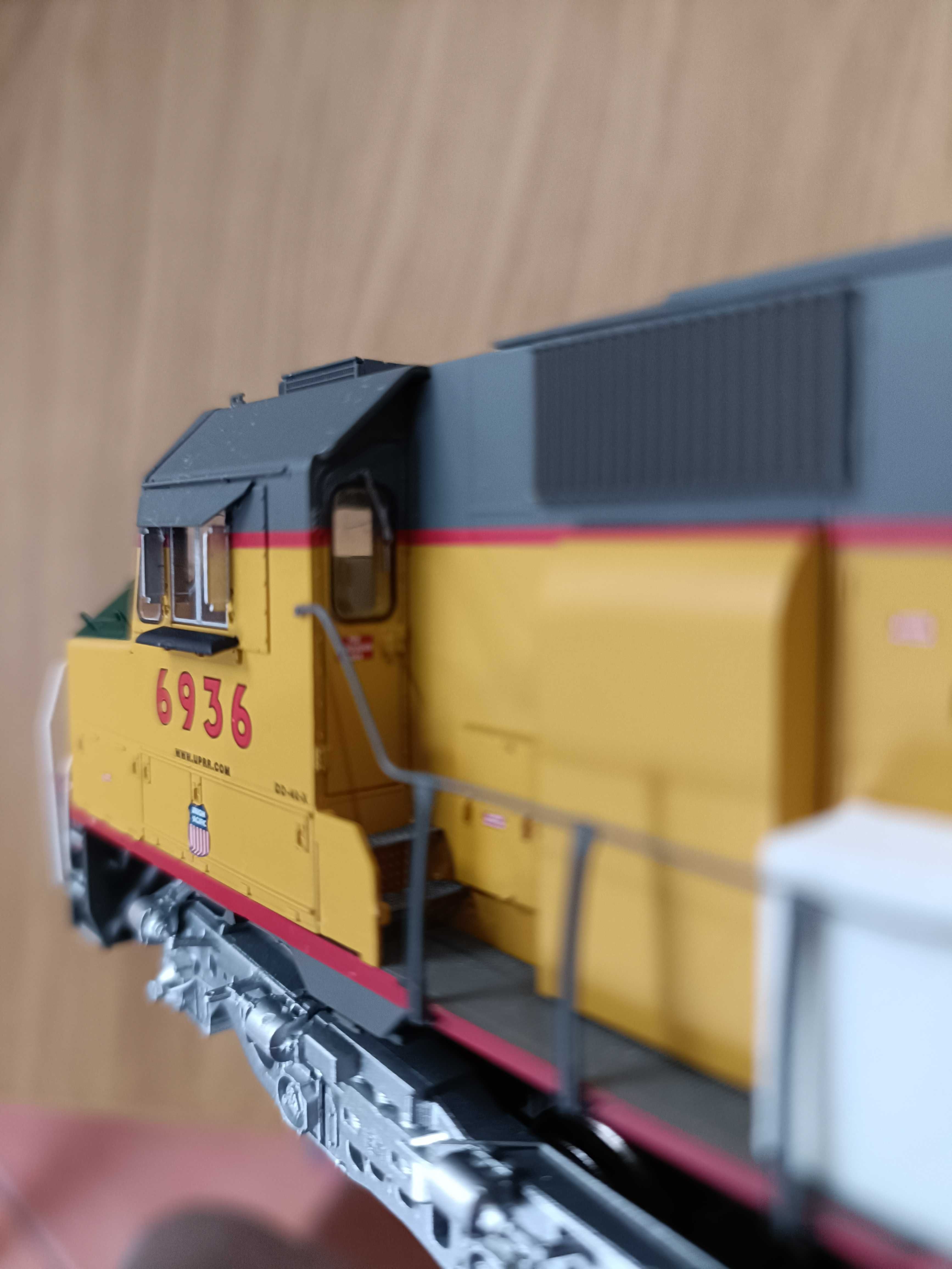 Modelismo ferroviário Athearn Genesis DD40-X perfeita!