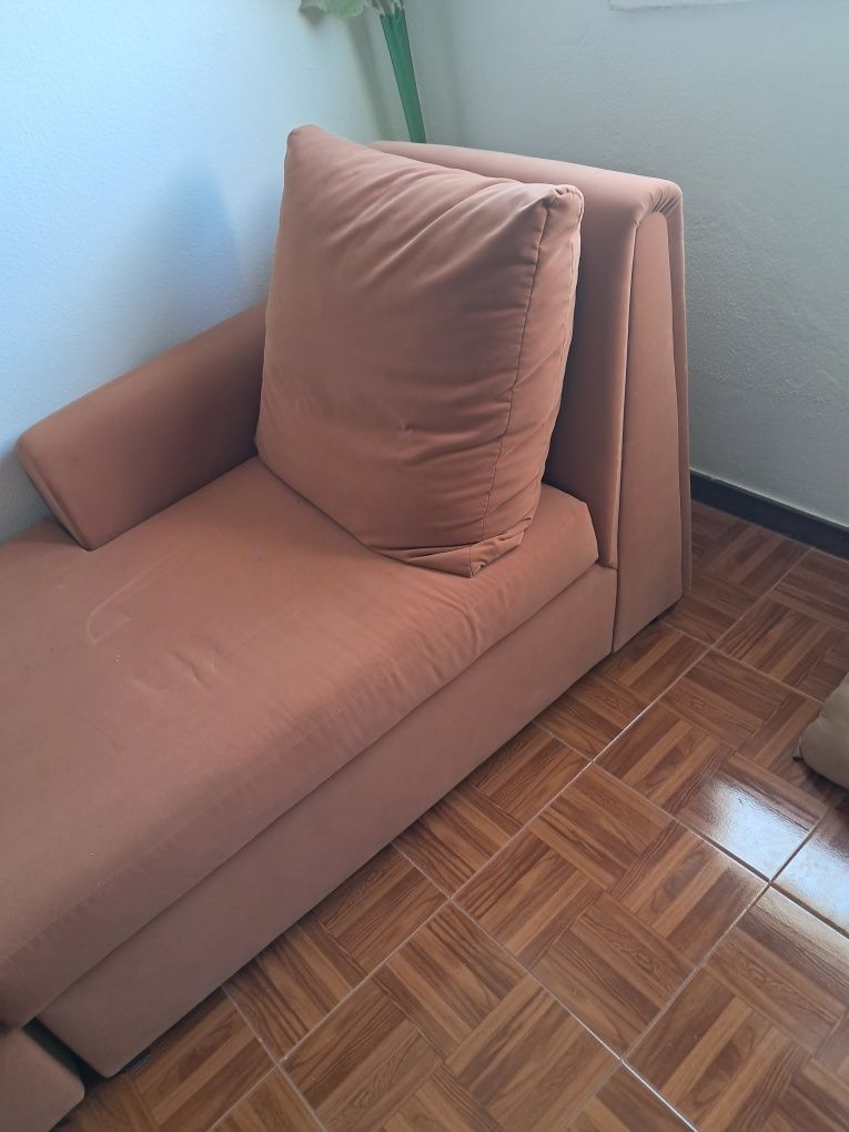 Sofá de sala laranja