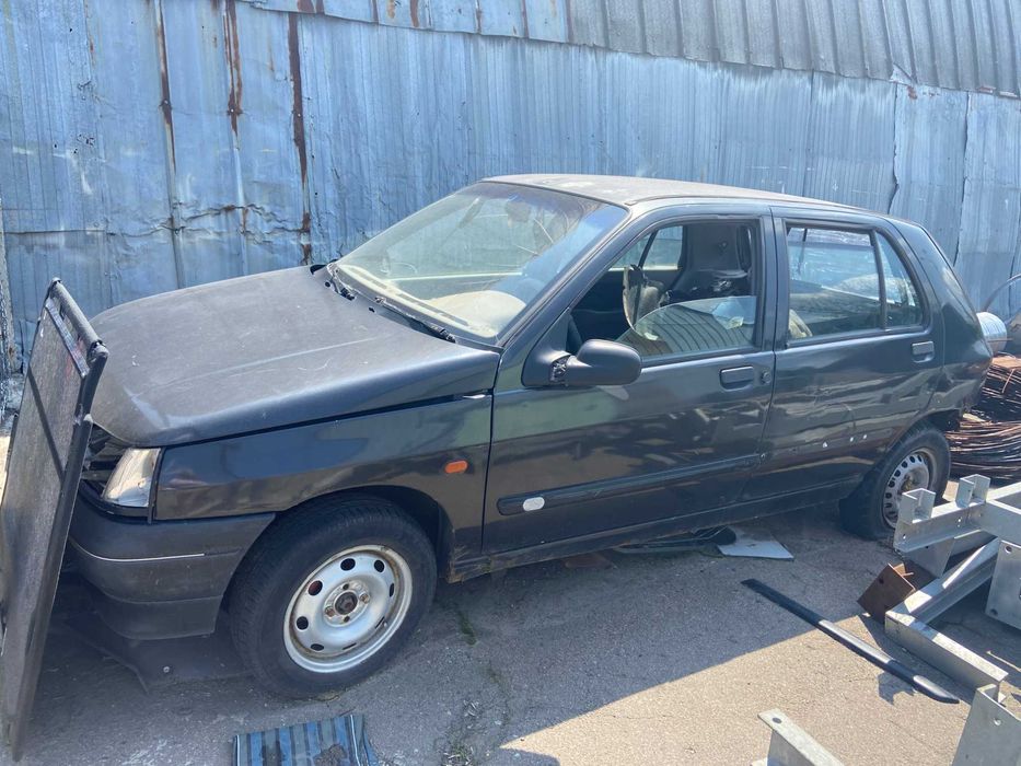 Renault Clio 1994 див. фото та опис