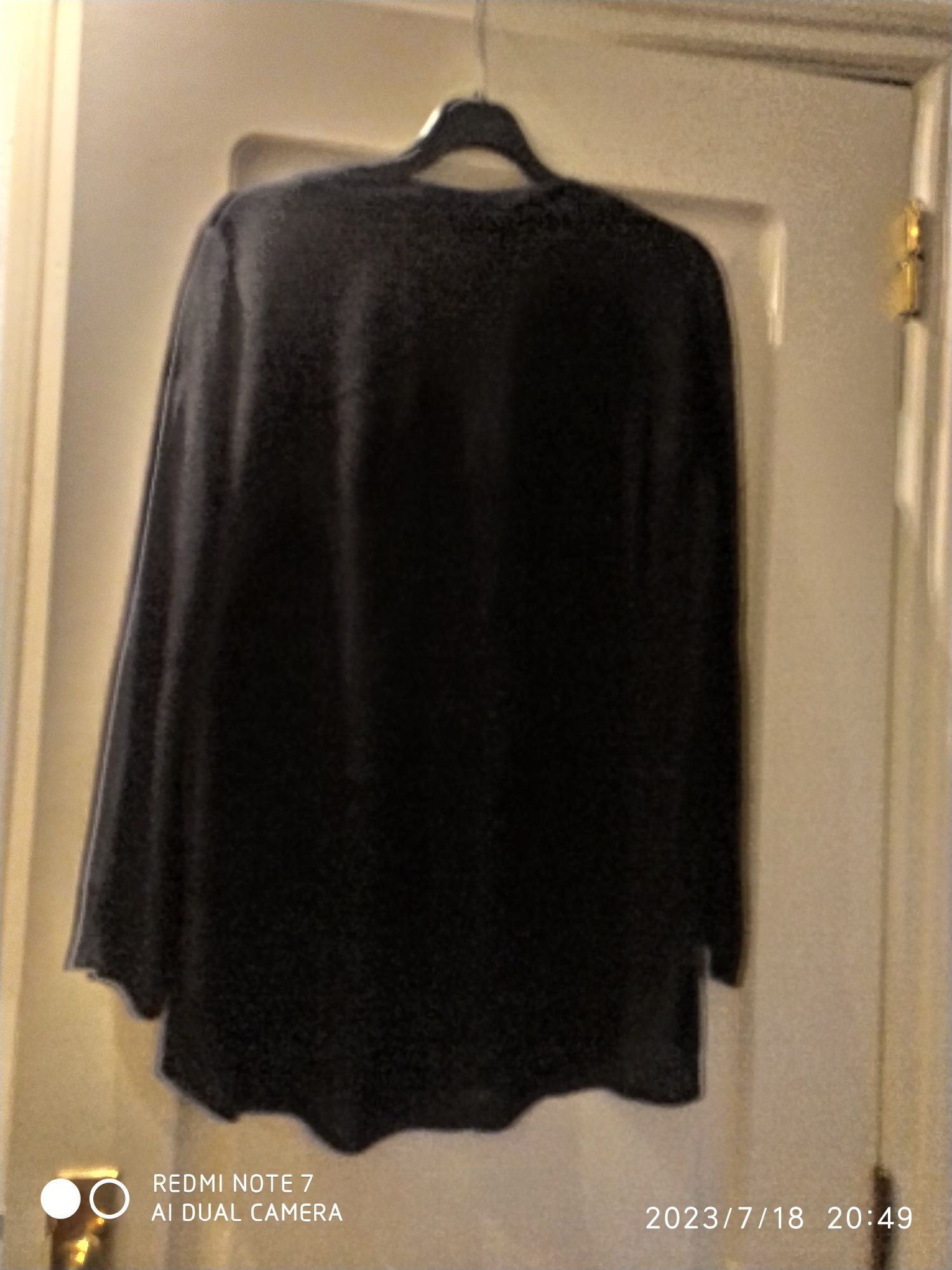 Camisa Zara decote em bico preta