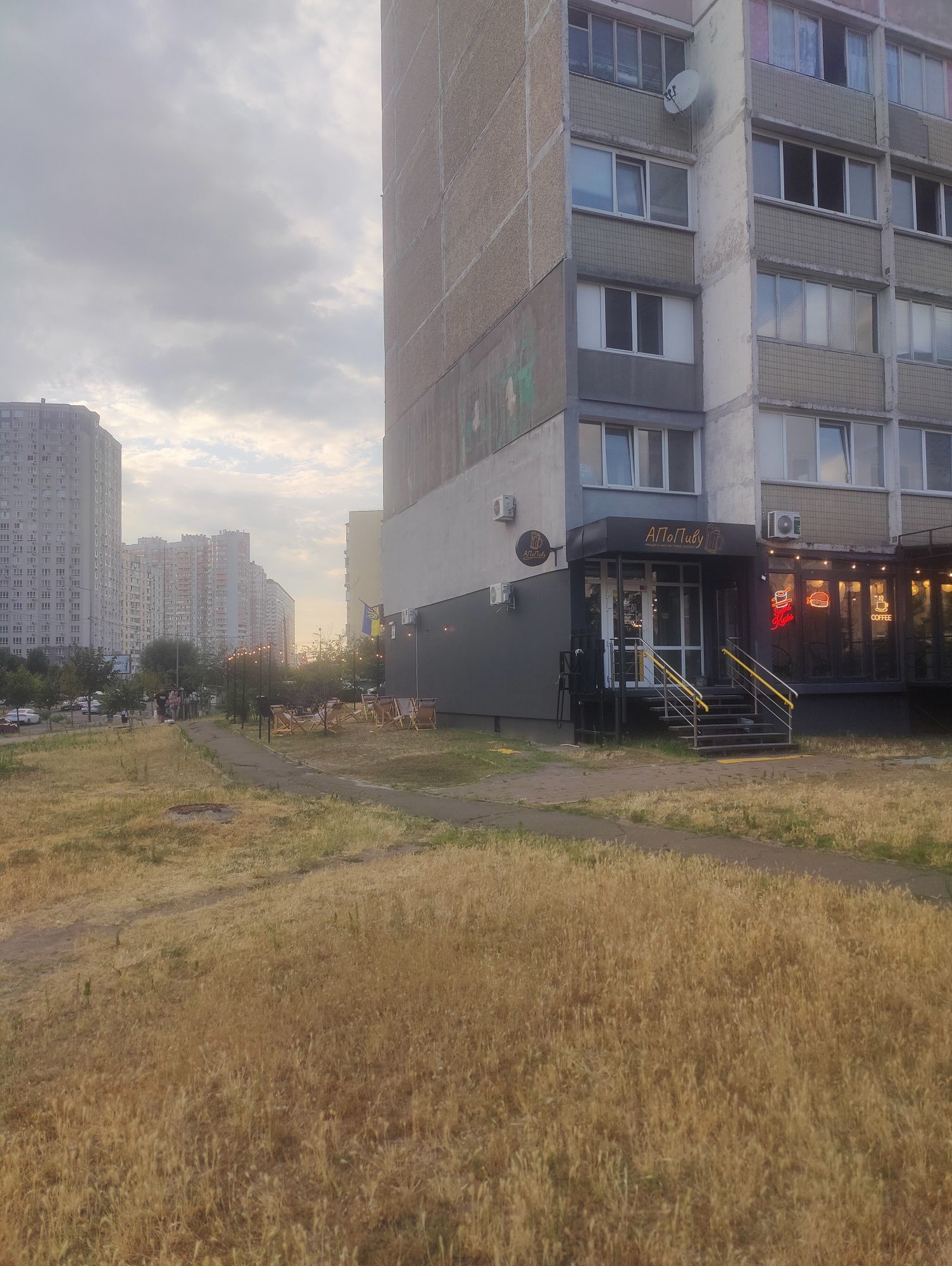 Продается арендный бизнес, 40.8м2+33.6м2, фасад, Драгоманова 13/10