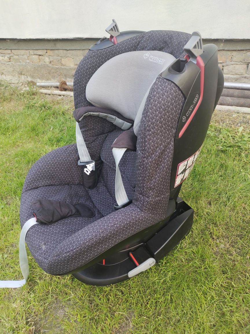 Maxi Cosi Tobi 9-18кг дитяче автокрісло в д.доброму стані