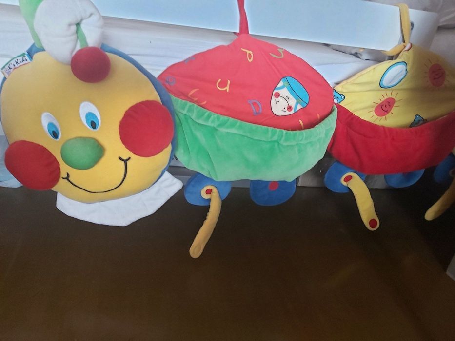 Карман на кроватку Гусеничка