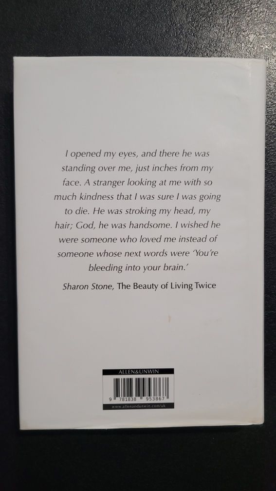 Książka,  The beauty of living twice, Sharone Stone, używana