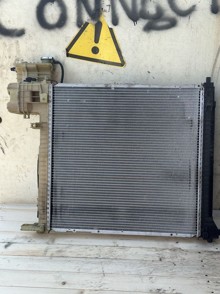 Вито Віто 638 радиатор вентилятор Vito  решітка