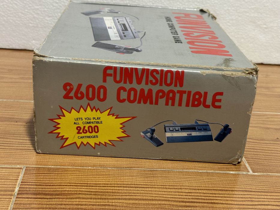 ATARI 2600 Jr clone (funvision)