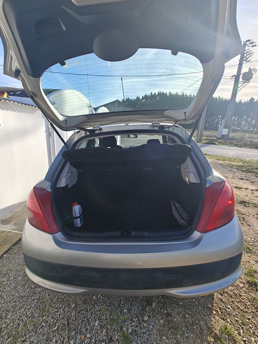 Pegeaut 207 a gasolina