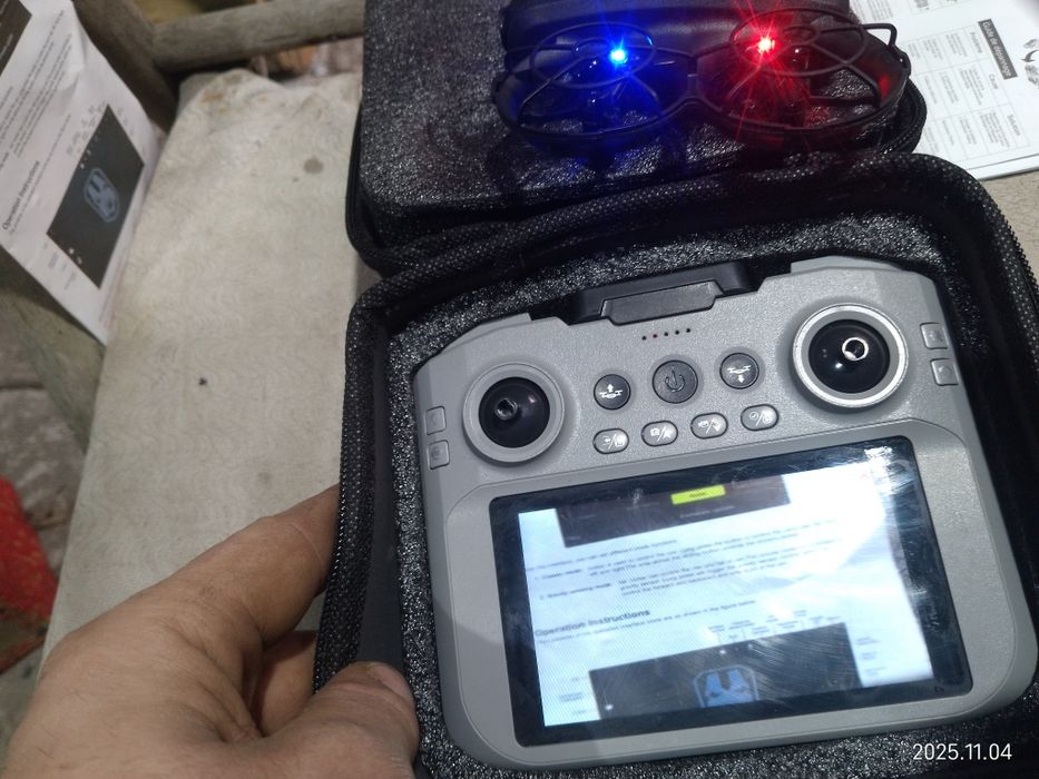 Квадрокоптер XKJ K100 MAX з камерою, пульт з екраном, складний, новий.