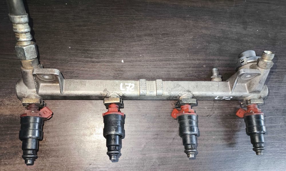 Listwa wtryskowa wtryski Opel Vectra B 1.8 2.0 16v 5WK90761 Siedlce