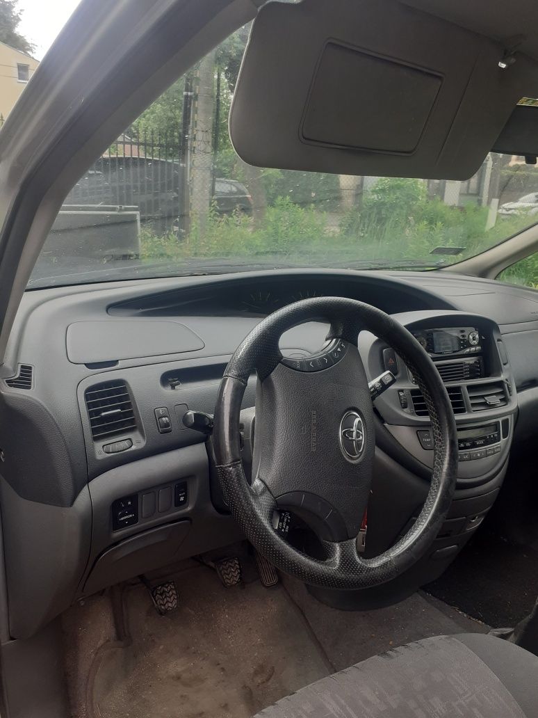 Sprzedam toyotę previa