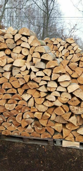 drewno kominkowe i opałowe układane  Chrzanów