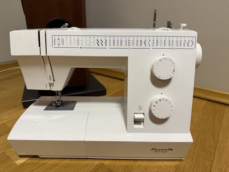 Maszyna do szycia. Łucznik Julia 2009