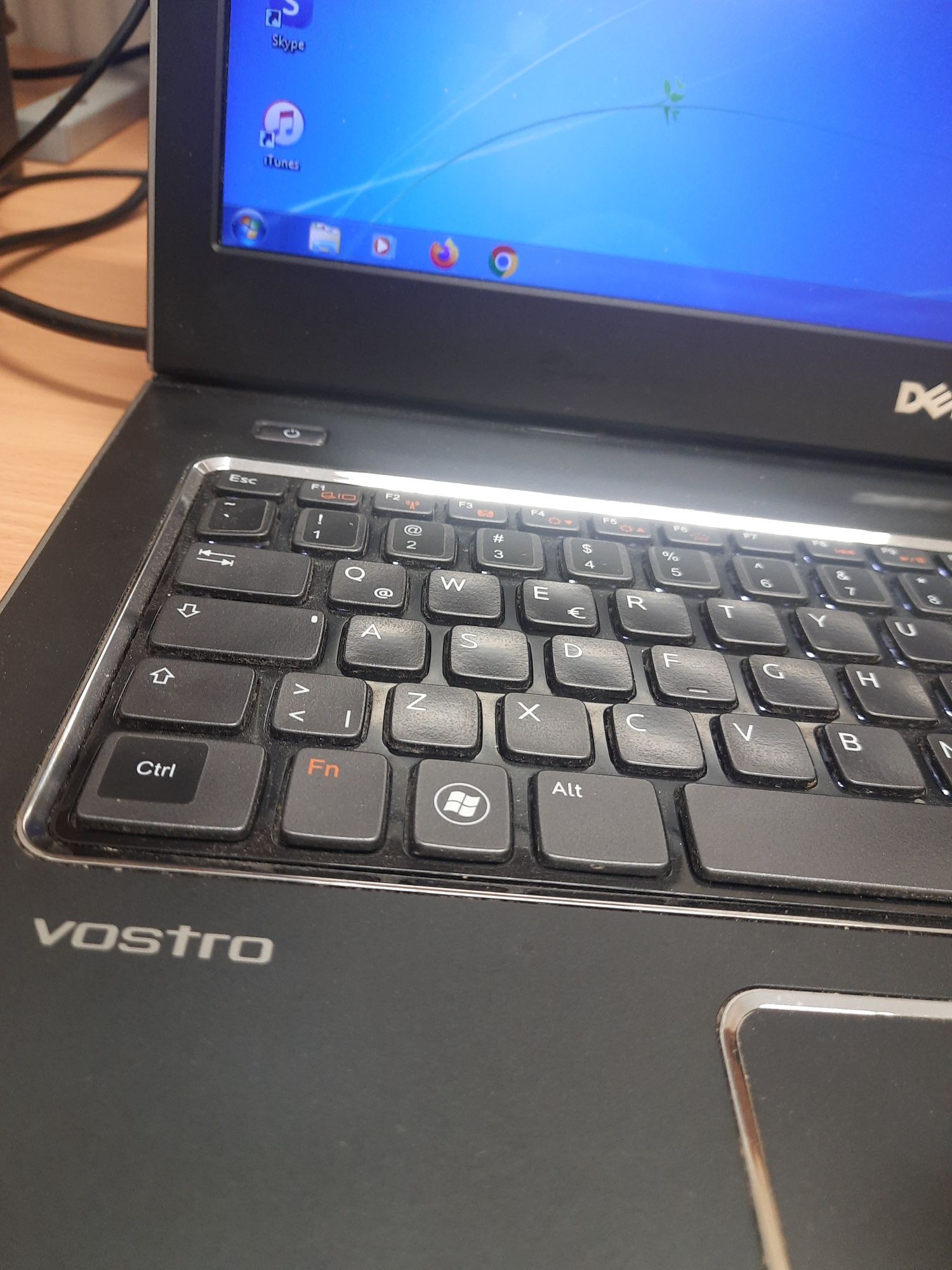 Dell vostro 3750 17,3" stan idealny