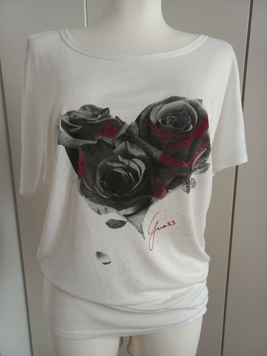 T-dhirt biały GUESS top z nadrukiem róży