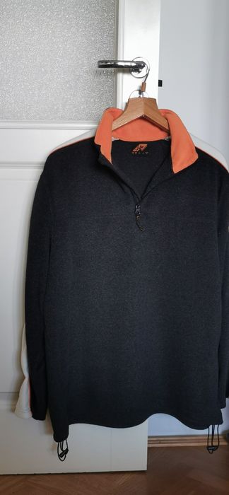 Bluza męska z pomarańczym kołnierzykiem