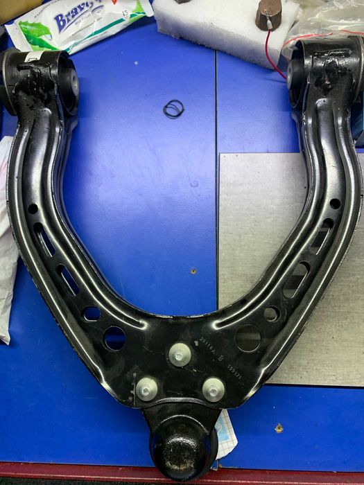 Рычаг передней подвески (подкова) Tesla Model S верхний правый