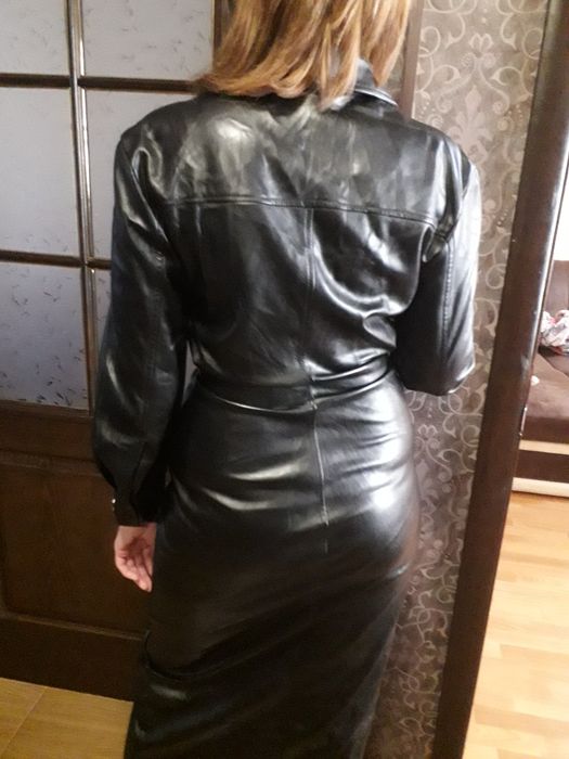 Платье zara . Платье из эко кожи. Одевались один раз. Тянется  .