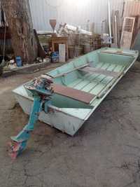 Лодка алюминиевая плоскодонка, весла, мотор