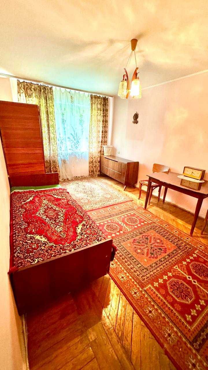 Продаж 3к квартири середній поверх Вишенька