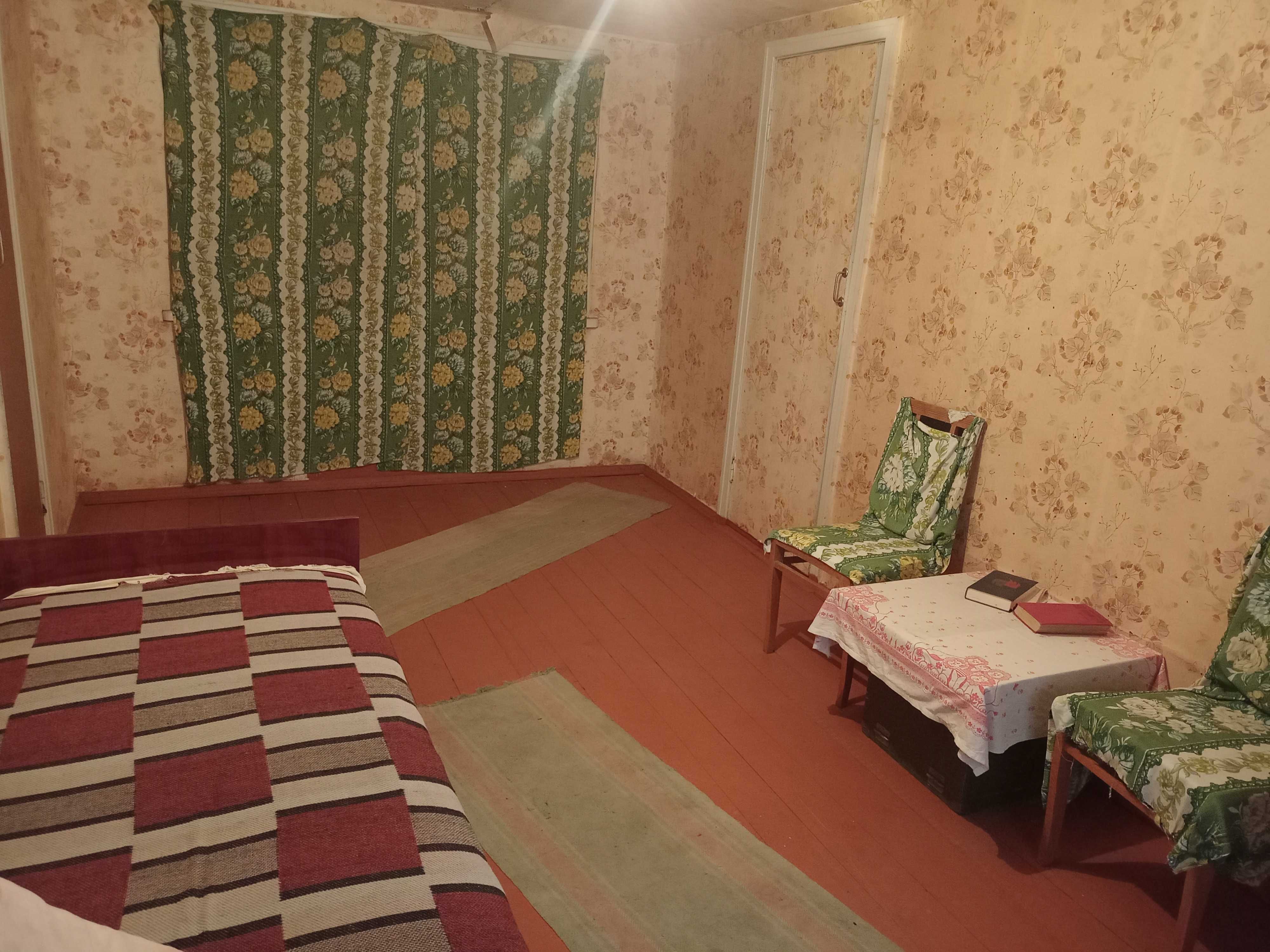 Оренда. Дачний будинок з садибною ділянкою, р-н Півці, с/т Зарічне