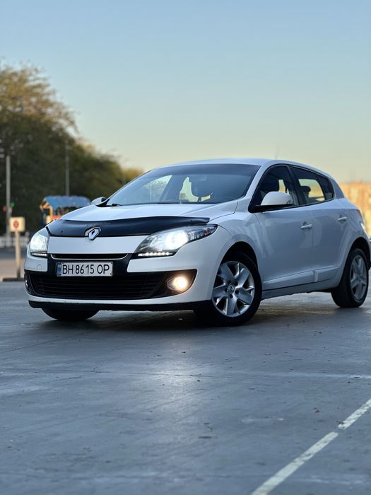RenaultMeganeK9K1.5дизель Автомат